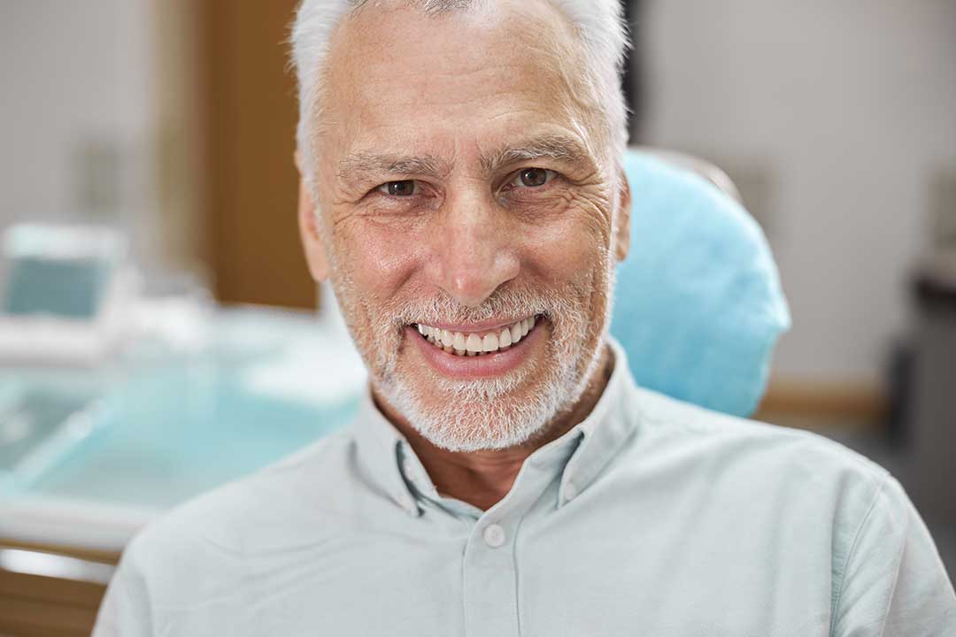 Dentures vs. Dental Implants: Which is the Right For You?